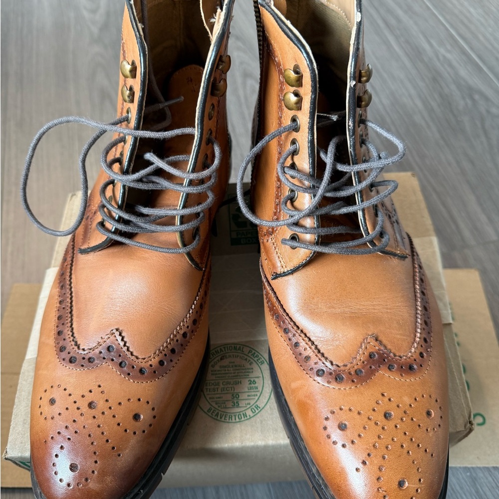 Men’s new leather bootss
